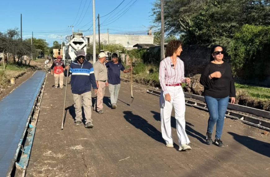 Inician obra de cordón cuneta en el barrio Villa Balnearia de Las Termas