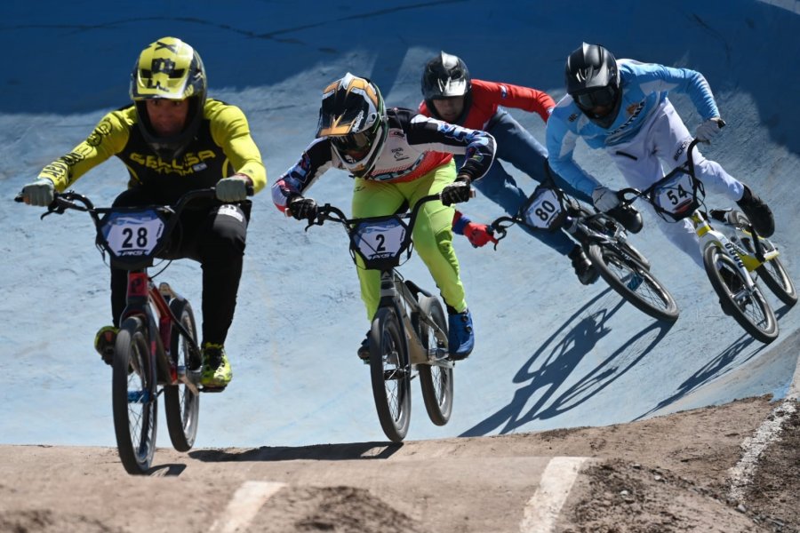 Veinte pilotos santiagueños viajan a Bahía Blanca para la tercera fecha del Argentino de BMX Veinte pilotos santiagueños viajan a Bahía Blanca para la tercera fecha del Argentino de BMX