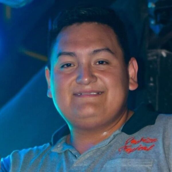 Dolor en la movida tropical: Murió un músico tras descompensarse luego de un show