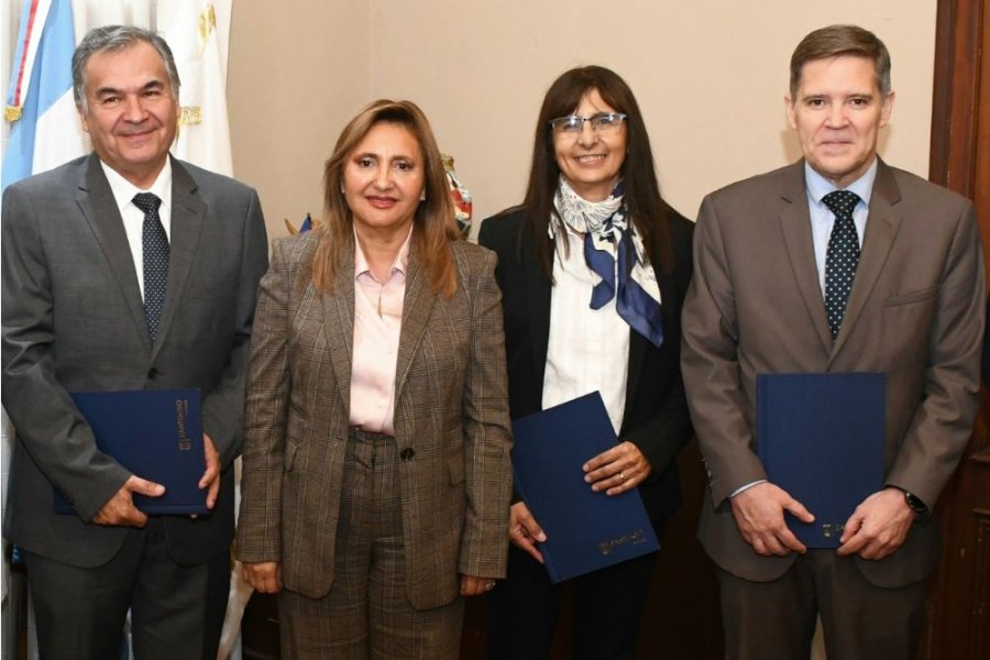 Norma Fuentes tomó juramento a los nuevos funcionarios de la Capital