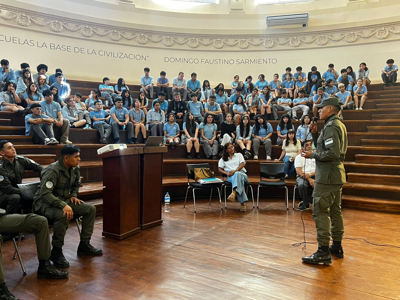 “Los héroes solo mueren cuando se los olvida”