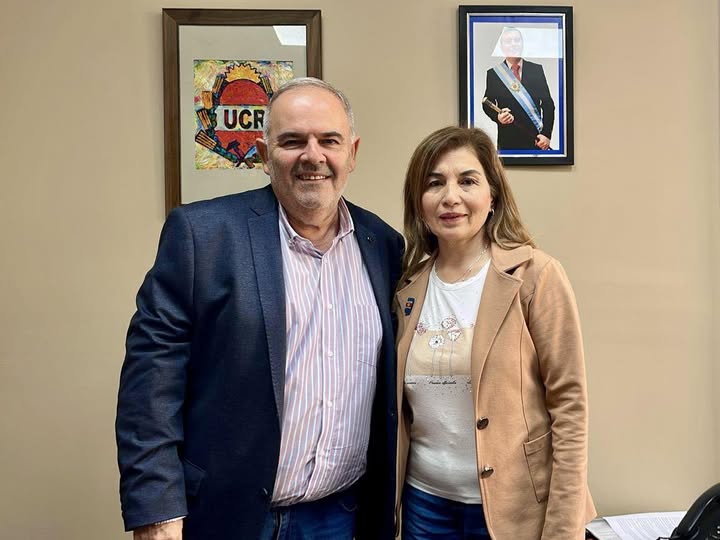 Avances en infraestructura para Villa Ojo de Agua tras reunión clave en Obras Públicas
