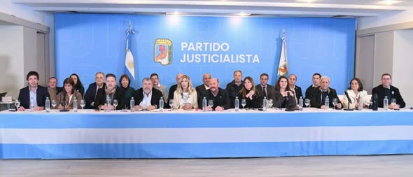 El Congreso Nacional del Partido Justicialista inicio sus deliberaciones con modalidad mixta y fuerte presencia santiagueña El Congreso Nacional del Partido Justicialista inicio sus deliberaciones con modalidad mixta y fuerte presencia santiagueña