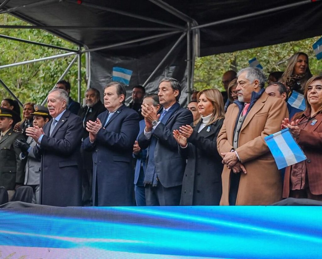 El mensaje de Gerardo Zamora: «Sintamos a nuestra patria con vocación de ser libres»