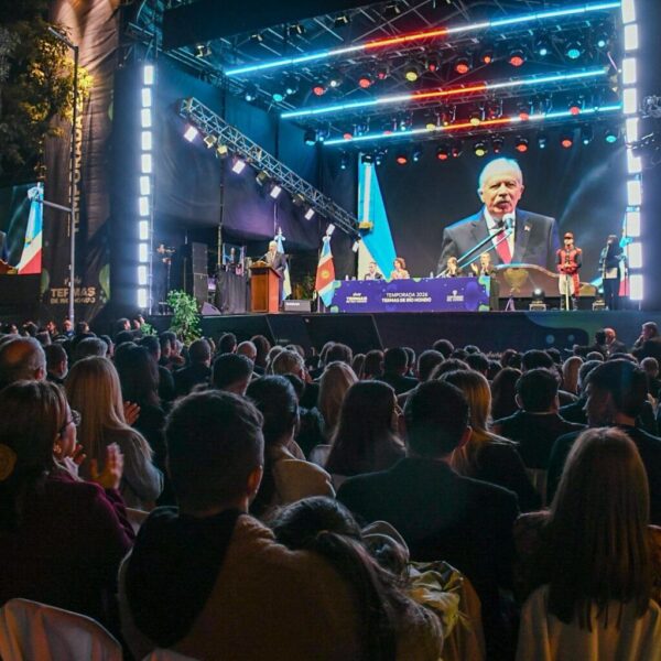 El Gobernador Elías Suárez dejó formalmente abierta la temporada turística invernal de Las Termas de Río Hondo