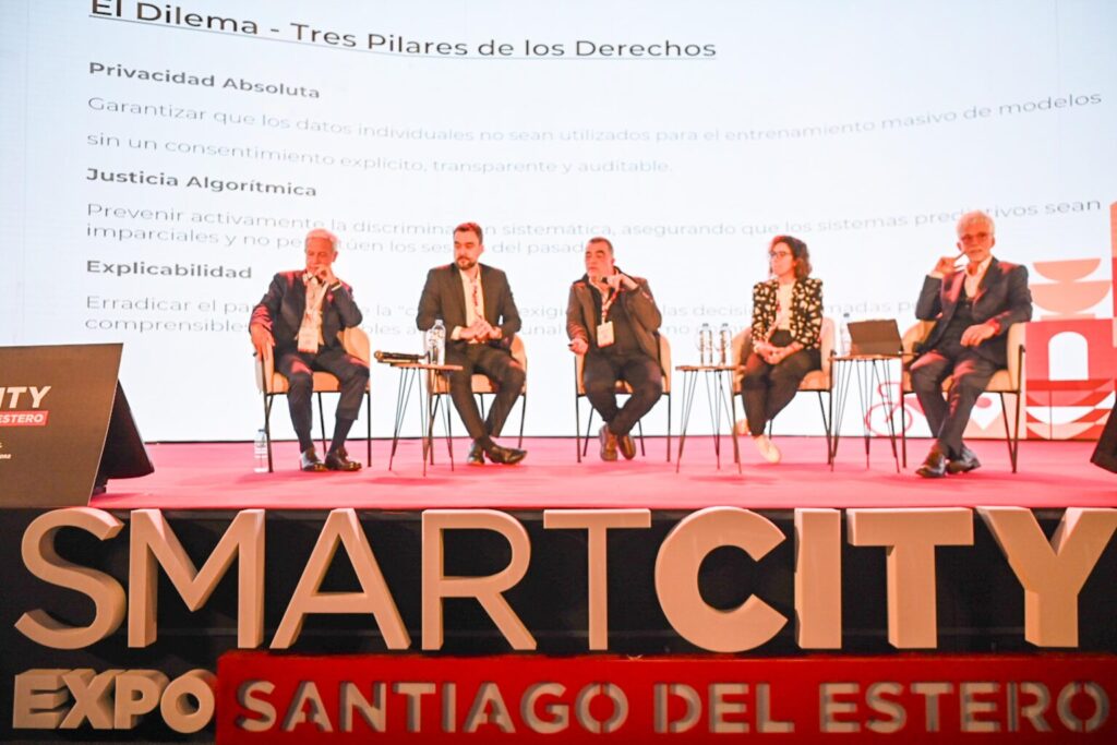 Especialistas expusieron sobre tecnología e innovación pública para fortalecer el vínculo Gobierno- Ciudadanía Especialistas expusieron sobre tecnología e innovación pública para fortalecer el vínculo Gobierno- Ciudadanía