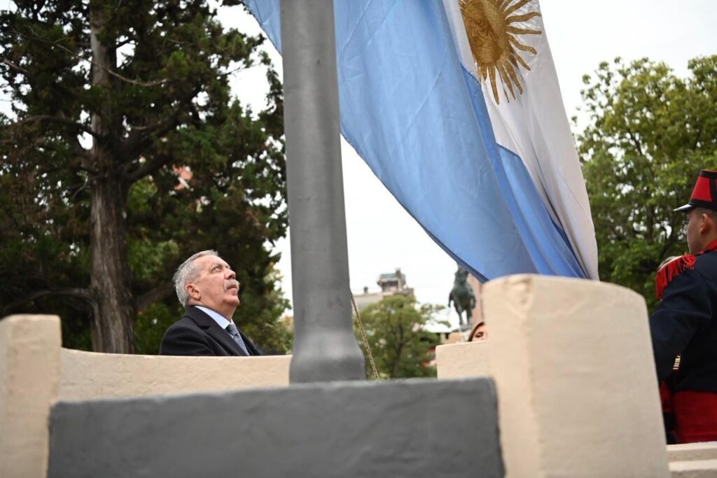 Elías Suárez participó de los actos por el 216° aniversario de la Revolución de Mayo