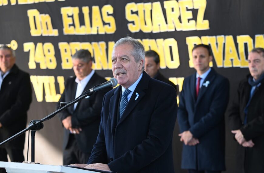 El Gobernador Elías Suárez inauguró obras de ampliación y refacción en la Escuela N° 748 de Villa Atamisqui y entregó viviendas sociales