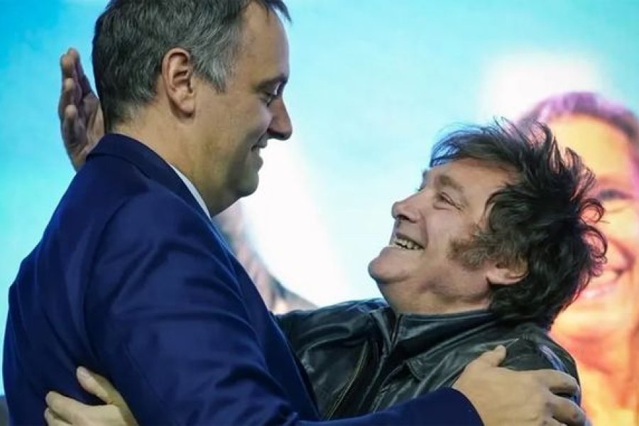 Javier Milei defendió a Adorni y volvió a atacar con dureza al periodismo