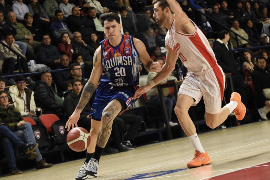Quimsa aplastó a Instituto y pegó primero en los cuartos de final