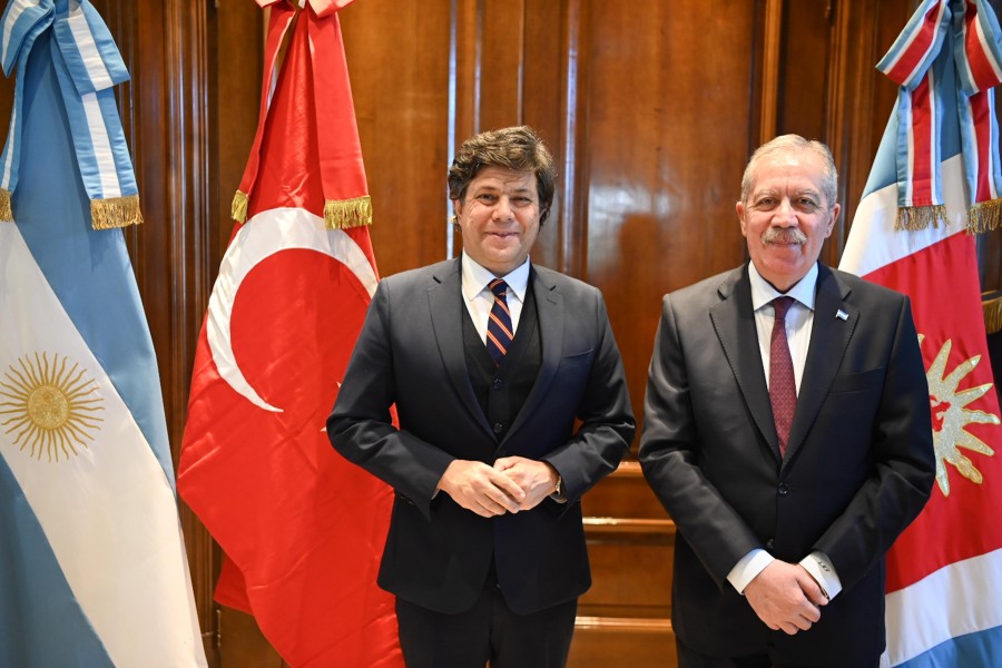 El gobernador Elias Suarez recibio al embajador de la Republica de Turquia en una visita protocolar en Casa de Gobierno
