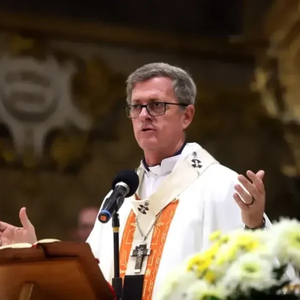 García Cuerva pidió frenar la polarización en un duro Tedeum frente a Milei