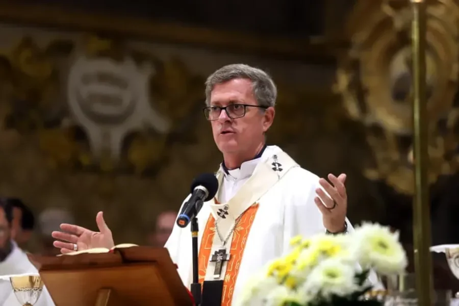 García Cuerva pidió frenar la polarización en un duro Tedeum frente a Milei
