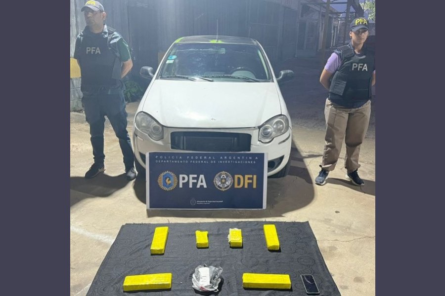 Secuestraron casi 5 kilos de «ladrillos» de marihuana en el automóvil y en la vivienda