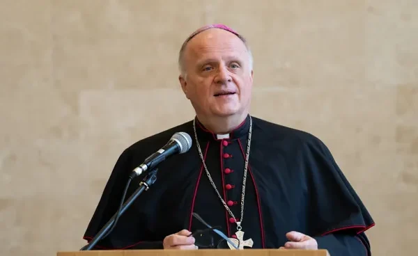 El papa León XIV designó a Michael Wallace Banach como nuevo nuncio en Argentina