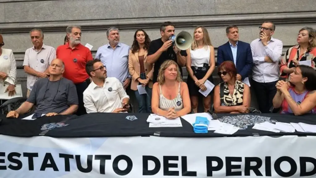 Inicio del debate legislativo en el Senado para la redacción de un nuevo Estatuto del Periodista Profesional