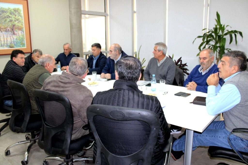 El Gobierno provincial refuerza acciones preventivas ante posibles crecidas del Río Dulce El Gobierno provincial refuerza acciones preventivas ante posibles crecidas del Río Dulce