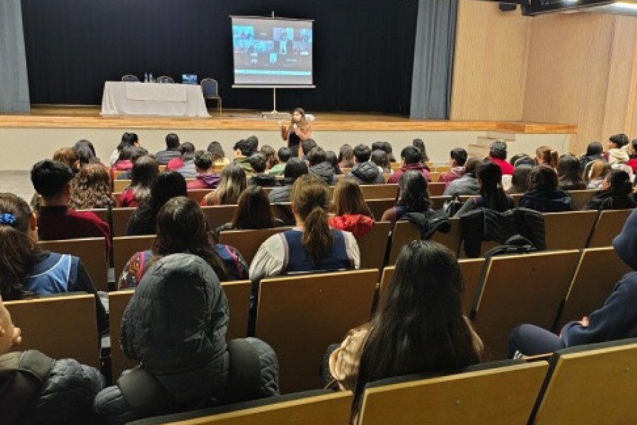 La ciudad de Fernández albergó una jornada de capacitación sobre la prevención y el abordaje de consumos problemáticos