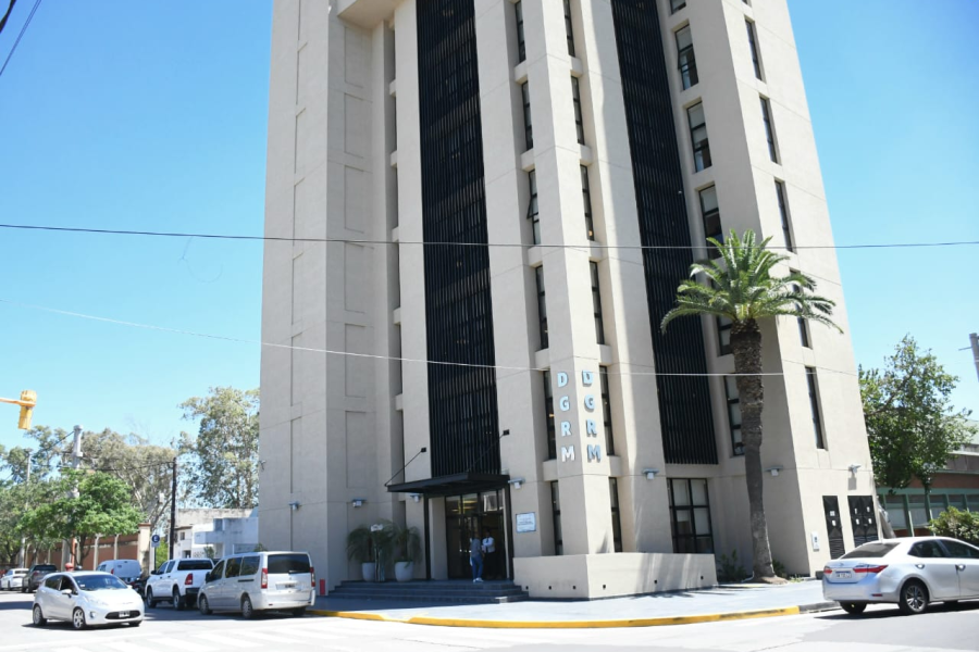 La Dirección General de Rentas de la Capital recordó la obligatoriedad de exhibir la oblea comercial en los locales de la ciudad