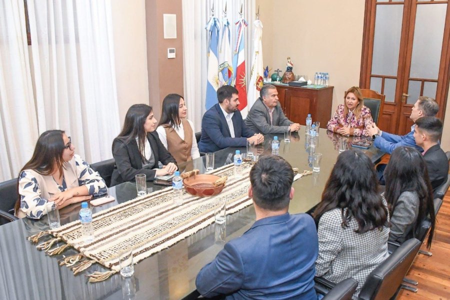La Municipalidad de la Capital impulsará asesoramiento jurídico gratuito en los CAPS en colaboración con Jóvenes Abogados