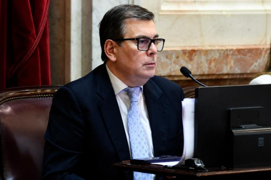 El senador Gerardo Zamora votó en contra del proyecto de acuerdo con los holdouts y ratificó su defensa de la soberanía económica nacional