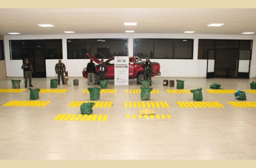 Secuestro de más de 470 kilos de cocaína ocultos en una camioneta durante un control vial sobre la Ruta Nacional 157