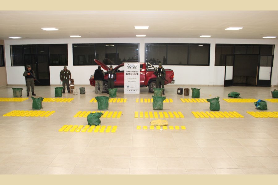 Secuestro de más de 470 kilos de cocaína ocultos en una camioneta durante un control vial sobre la Ruta Nacional 157