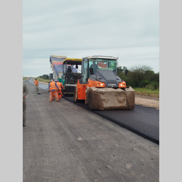 Solicitud de Vialidad Nacional para extremar los cuidados al circular por la Ruta Nacional 9 entre Santiago del Estero y Las Termas de Río Hondo debido a obras viales.