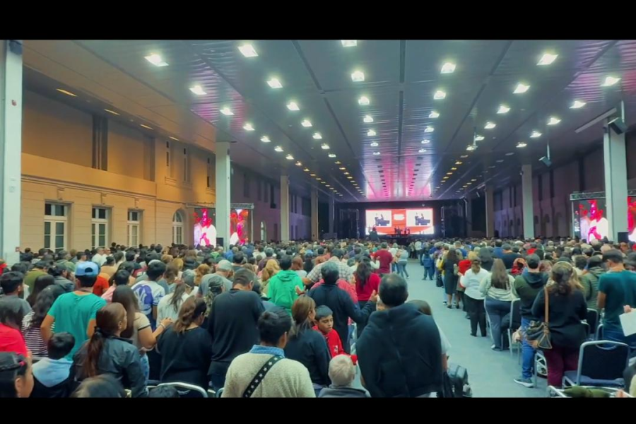 Multitudinario encuentro religioso y de reflexión familiar en las instalaciones del Fórum Multitudinario encuentro religioso y de reflexión familiar en las instalaciones del Fórum