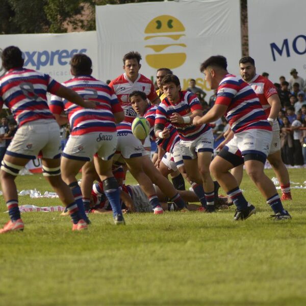 Definición del Torneo Apertura de rugby entre Old Lions y Santiago Lawn Tennis Club en el clásico provincial