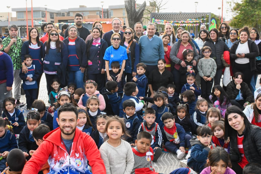 Participación de funcionarios municipales en las actividades recreativas por el Día Internacional del Juego en las instalaciones del Parque Norte Participación de funcionarios municipales en las actividades recreativas por el Día Internacional del Juego en las instalaciones del Parque Norte