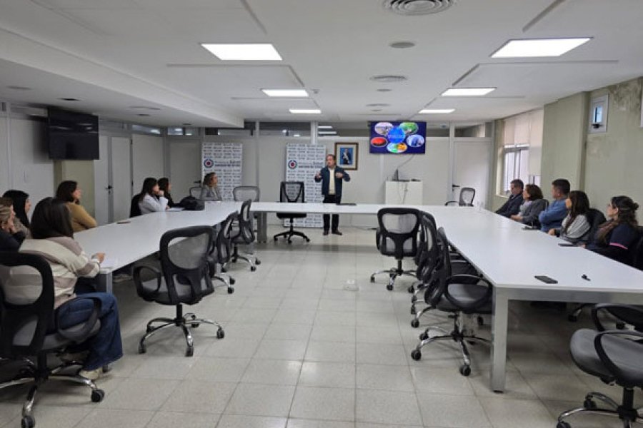 Desarrollo de una jornada de actualización y vigilancia epidemiológica sobre hantavirus para los equipos de salud de la provincia