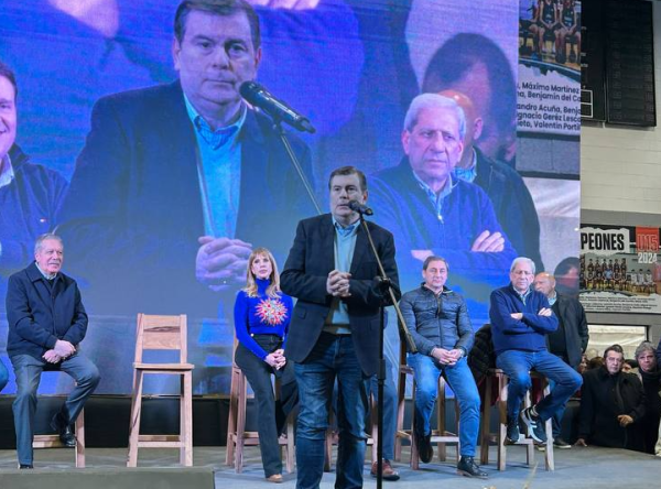 Discurso del senador Gerardo Zamora en el Club Ciclista Olímpico sobre la cohesión partidaria y el desarrollo local de La Banda