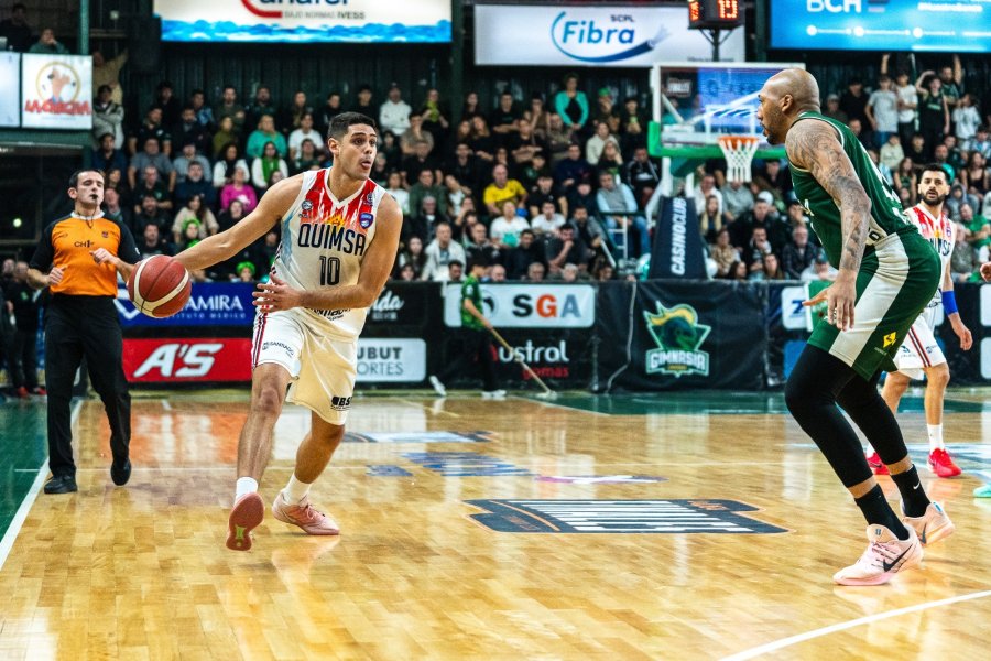 Liga Nacional de Básquetbol: Quimsa recibe a Gimnasia de Comodoro en el Estadio Ciudad con la obligación de ganar para forjar el sexto juego de las finales Liga Nacional de Básquetbol: Quimsa recibe a Gimnasia de Comodoro en el Estadio Ciudad con la obligación de ganar para forjar el sexto juego de las finales