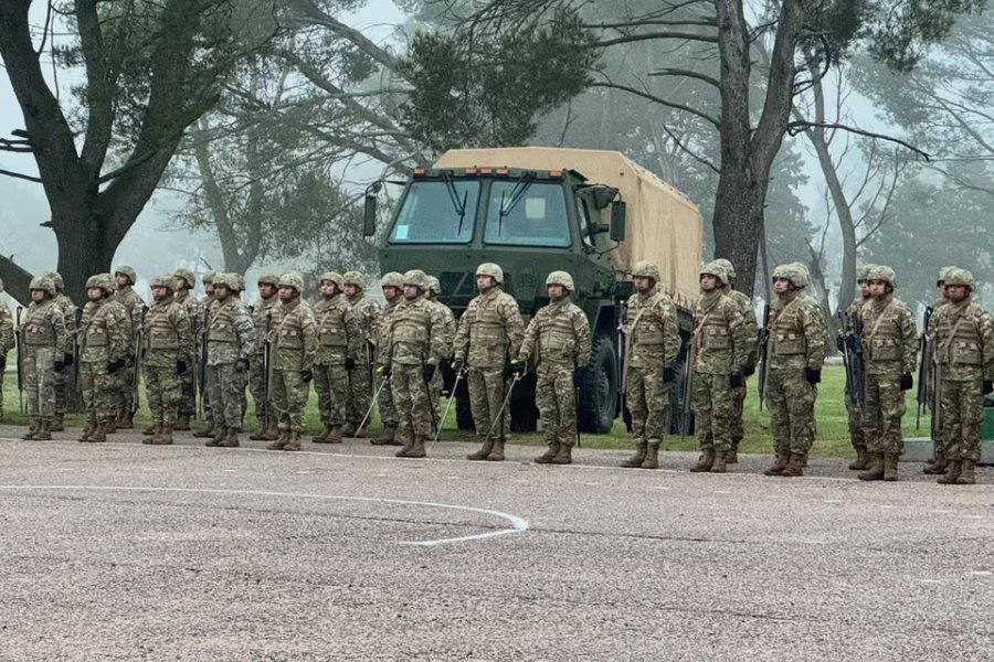Fuerzas Armadas: El Gobierno nacional oficializó la creación de un Suplemento por Título para personal militar activo, retirado y pensionados Fuerzas Armadas: El Gobierno nacional oficializó la creación de un Suplemento por Título para personal militar activo, retirado y pensionados