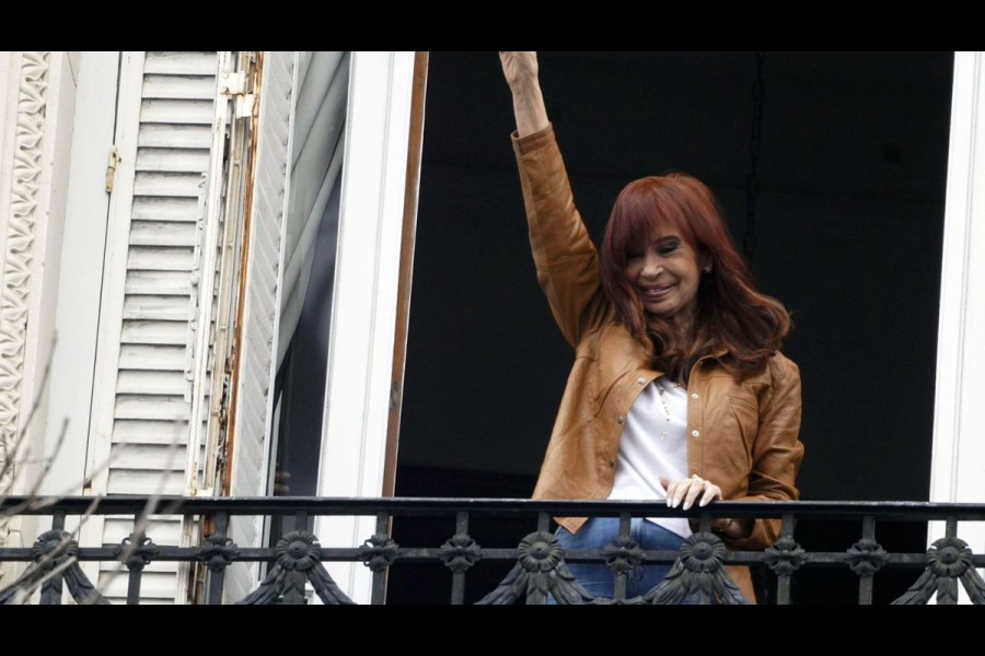 Tribunales federales: El TOF 2 ratificó la prisión domiciliaria de Cristina Fernández de Kirchner y ponderó el cumplimiento de las pautas de control Tribunales federales: El TOF 2 ratificó la prisión domiciliaria de Cristina Fernández de Kirchner y ponderó el cumplimiento de las pautas de control
