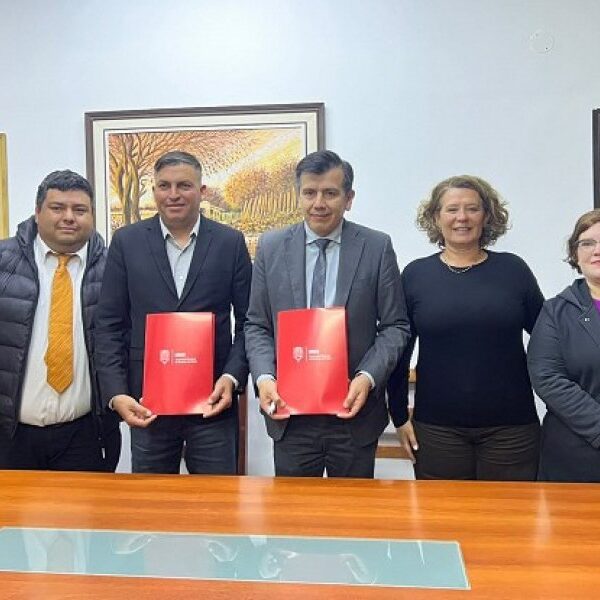 Articulación institucional: La UNSE y la Comisión Municipal de Remes firmaron un convenio marco para el desarrollo comunitario