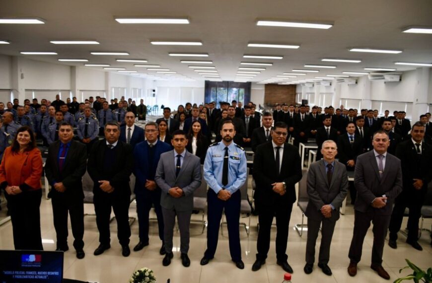 Cooperación internacional: La Policía de Santiago del Estero e instructores franceses dictaron un seminario de actualización sobre crimen organizado y narcotráfico