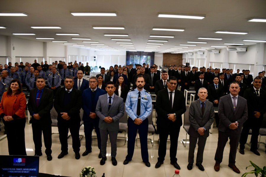 Cooperación internacional: La Policía de Santiago del Estero e instructores franceses dictaron un seminario de actualización sobre crimen organizado y narcotráfico