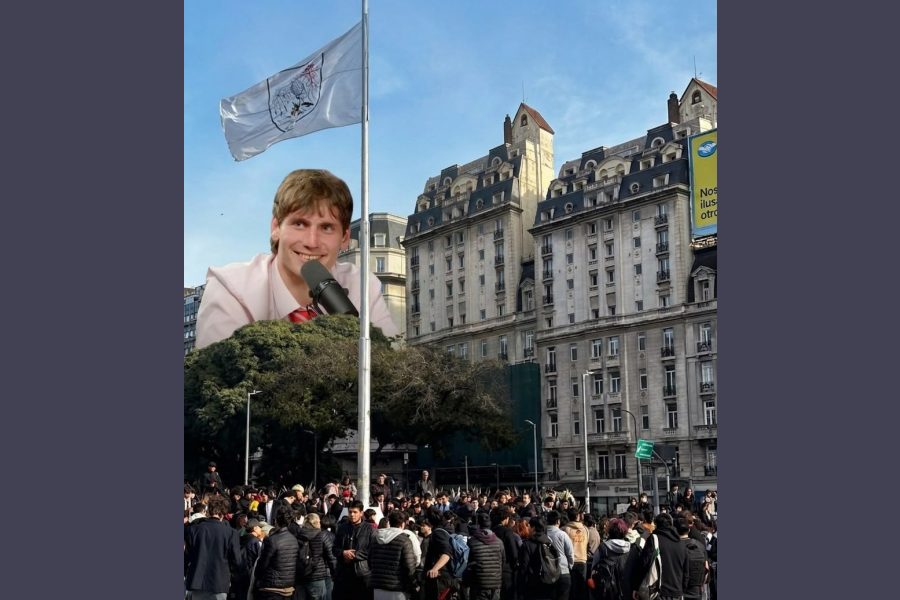 Una multitud de seguidores despidió al youtuber Gaspi en el Obelisco porteño con la presencia de su madre en el centro de los homenajes Una multitud de seguidores despidió al youtuber Gaspi en el Obelisco porteño con la presencia de su madre en el centro de los homenajes