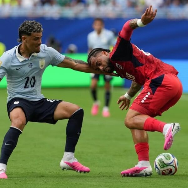 La Selección de Uruguay empató 2-2 ante Cabo Verde y se jugará la clasificación frente a España en la última fecha de la fase de grupos
