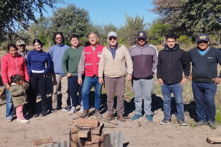 La Universidad Nacional de Santiago del Estero y la Cruz Roja capacitan a la comunidad Tonokoté de Pozo Mositoj en producción alfarera La Universidad Nacional de Santiago del Estero y la Cruz Roja capacitan a la comunidad Tonokoté de Pozo Mositoj en producción alfarera