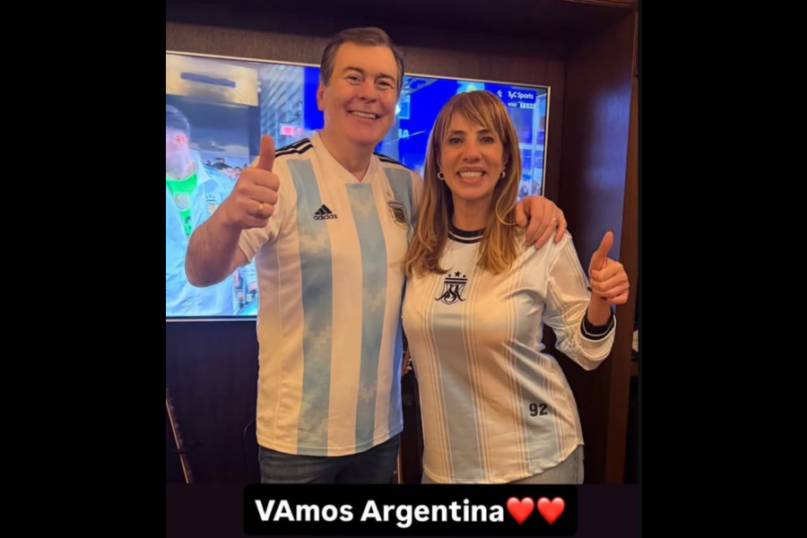 Claudia de Zamora y Gerardo Zamora compartieron su apoyo a la Selección Argentina tras el pase a los 16avos de final Claudia de Zamora y Gerardo Zamora compartieron su apoyo a la Selección Argentina tras el pase a los 16avos de final