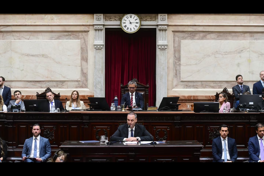 El jefe de Gabinete suspendió su presentación ante la Cámara alta para resguardar la estrategia del oficialismo El jefe de Gabinete suspendió su presentación ante la Cámara alta para resguardar la estrategia del oficialismo
