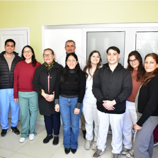 La intendenta de Fernández encabezó el acto de recepción para los practicantes de la Universidad Favaloro y de la Universidad Nacional de Tucumán