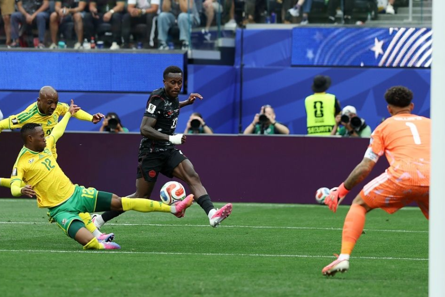 El mediocampista Stephen Eustáquio anotó el gol de la victoria a los 90 minutos en el SoFi Stadium para sellar la clasificación de la escuadra de Jesse Marsch