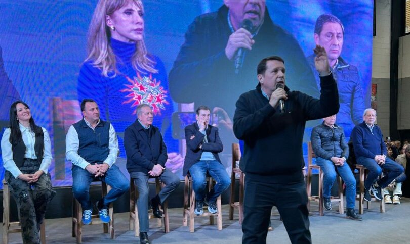 La coalición oficialista diagramó el esquema legislativo encabezado por Carlos Abel González (h) y Ana María Corradi para apuntalar la fórmula ejecutiva