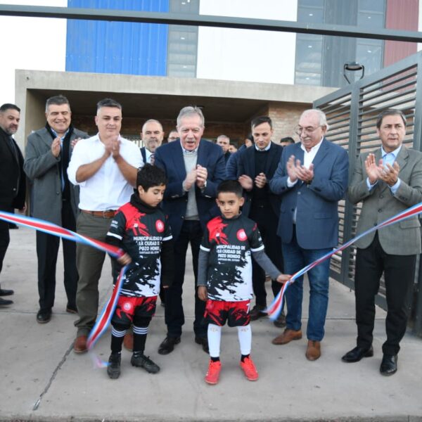 El Goberndor Elías Suárez inauguró un polideportivo y otras obras en Pozo Hondo