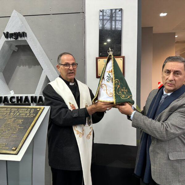 “Es un honor y un orgullo inmenso recibir la bendición de nuestra Madre de Huachana en esta casa del pueblo”