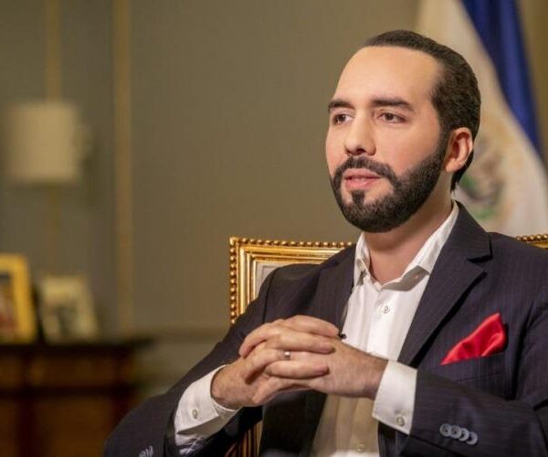 Nayib Bukele oficializó su precandidatura para un tercer mandato tras consolidarse la reforma de reelección indefinida